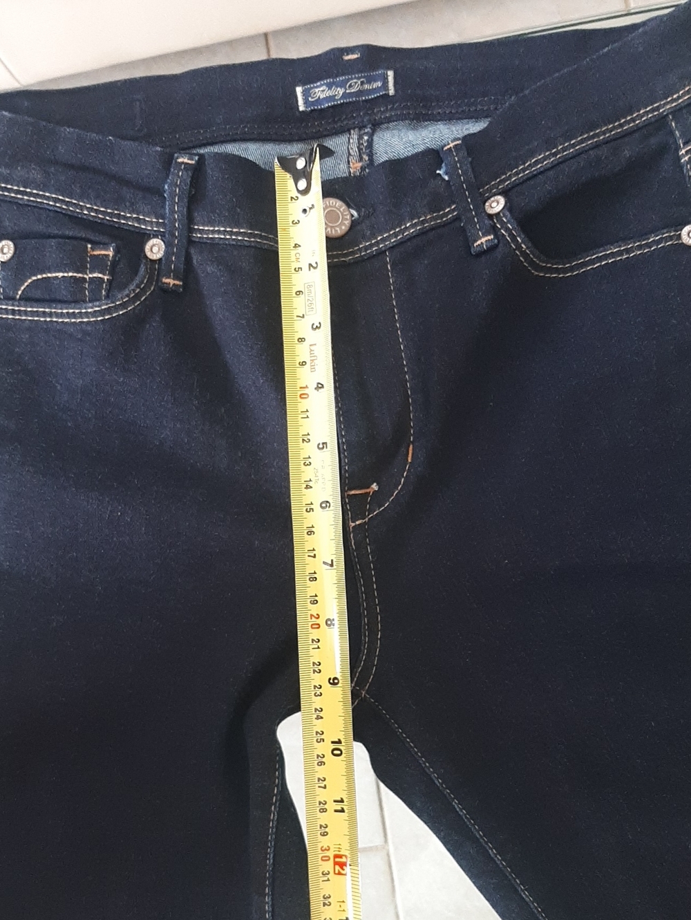 Fidelity💙"STEVIE"NWOT  Scorpion Rinse Straight Leg Jeans Jeans Like New Sz 29 - Picture 9 of 10